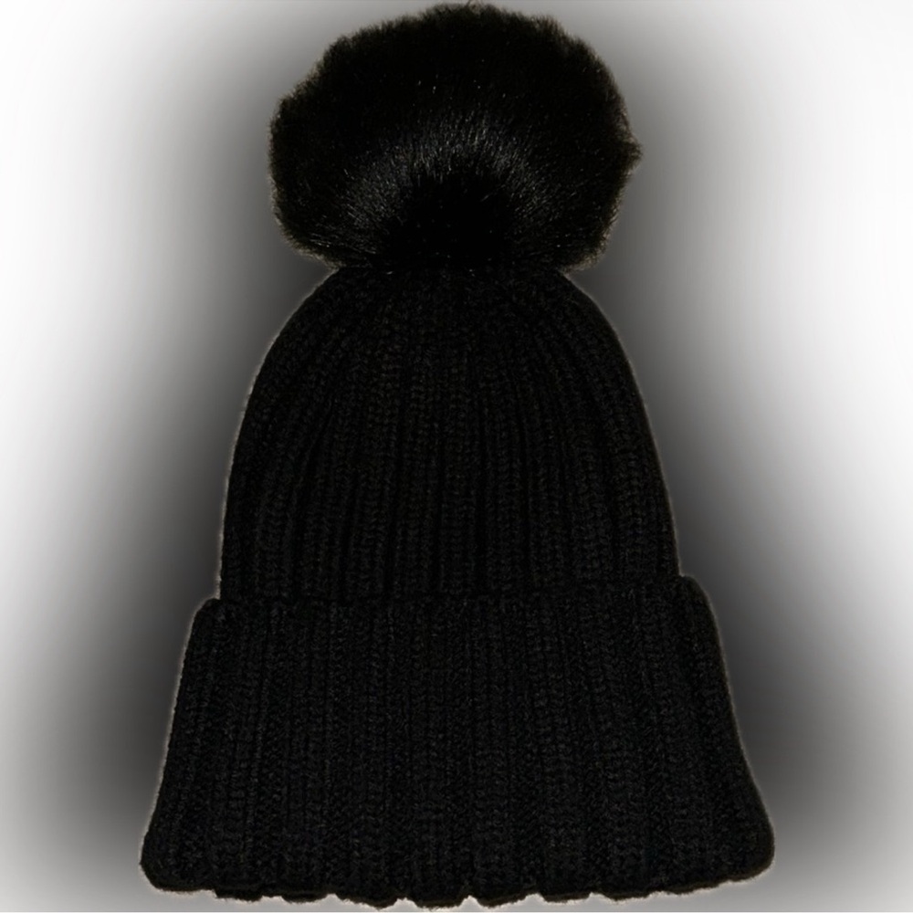 Aritzia Sunday Best Faux Fur Pom Cuffed Beanie | Black - Picture 4 of 8